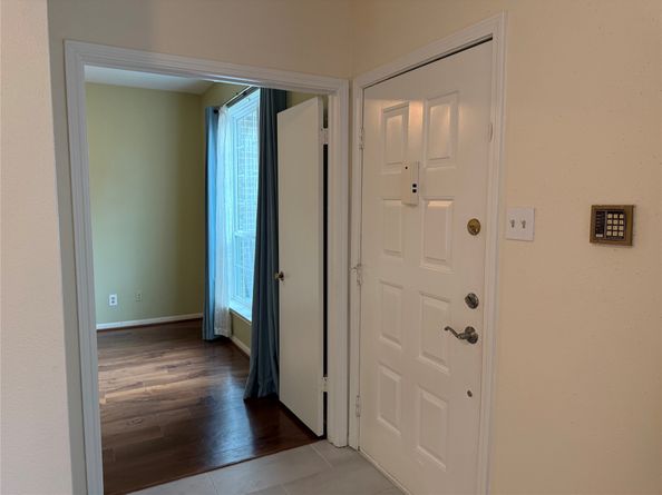 2121 El Paseo Street 2003, Houston TX 77054