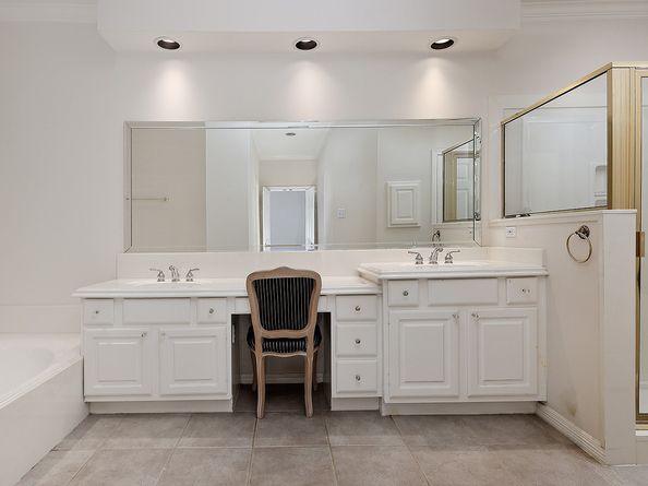 55 W Palmer Bend, The Woodlands TX 77381