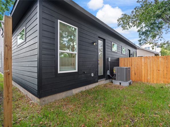 6805 Conley Street, Houston TX 77021