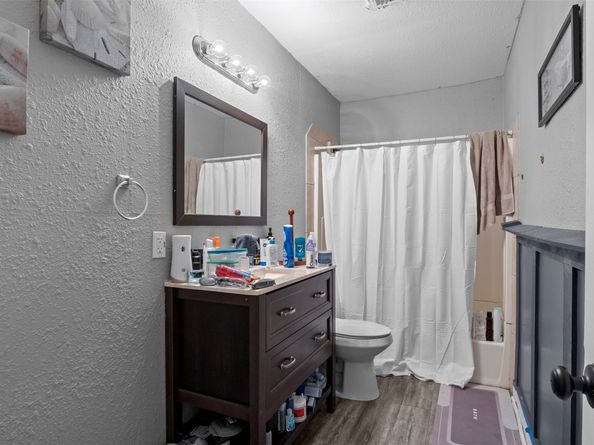 4817 Airport Boulevard, Houston TX 77048