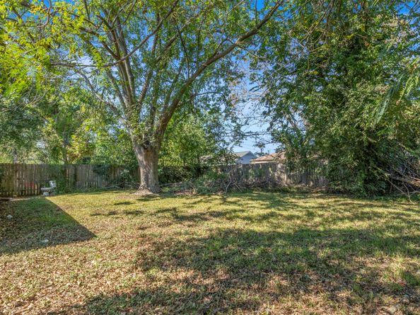 4817 Airport Boulevard, Houston TX 77048