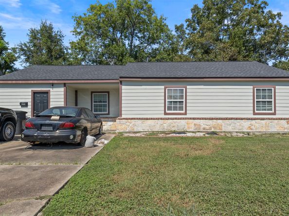 4817 Airport Boulevard, Houston TX 77048