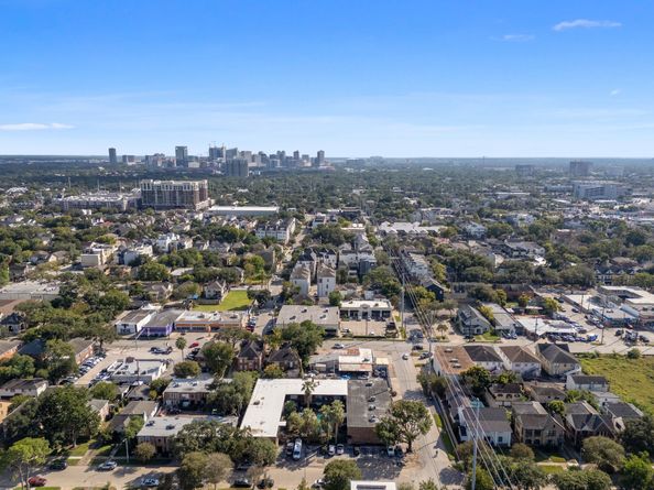 1849 Marshall Street 9, Houston TX 77098