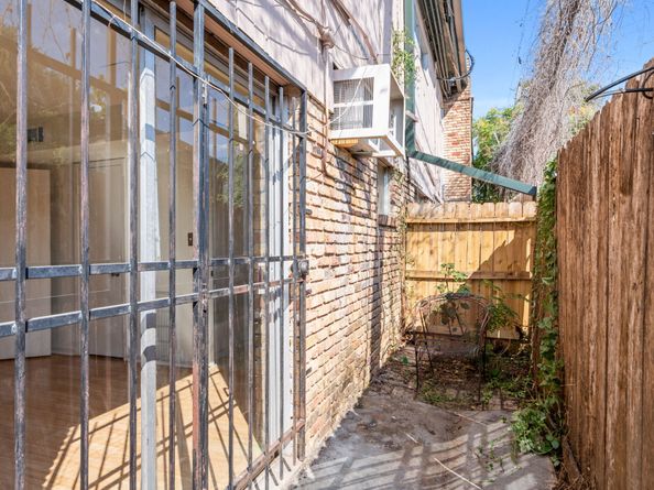 1849 Marshall Street 9, Houston TX 77098