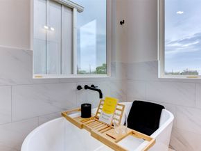 1304 Evelyn Street, Houston TX 77009