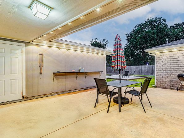 13703 Lynnwood Lane, Sugar Land TX 77498