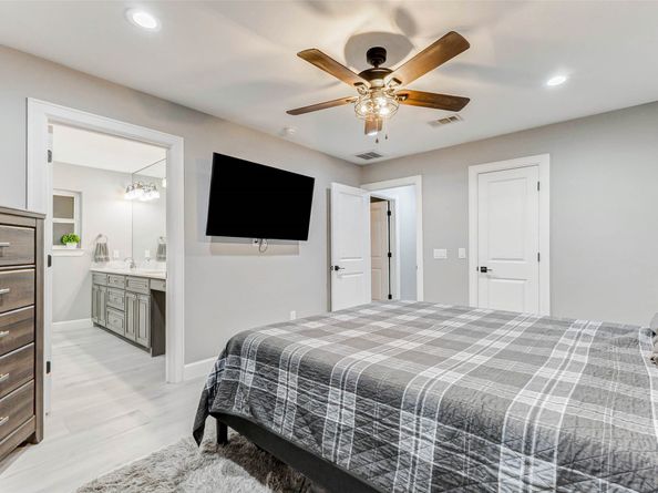 13703 Lynnwood Lane, Sugar Land TX 77498