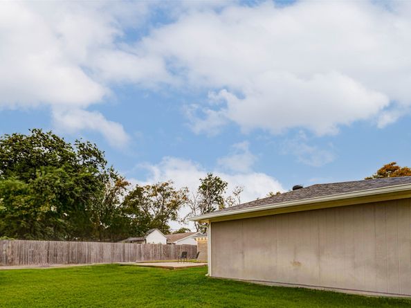 13703 Lynnwood Lane, Sugar Land TX 77498