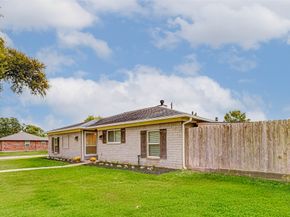 13703 Lynnwood Lane, Sugar Land TX 77498