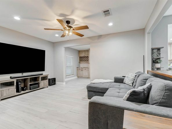 13703 Lynnwood Lane, Sugar Land TX 77498