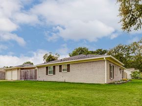 13703 Lynnwood Lane, Sugar Land TX 77498