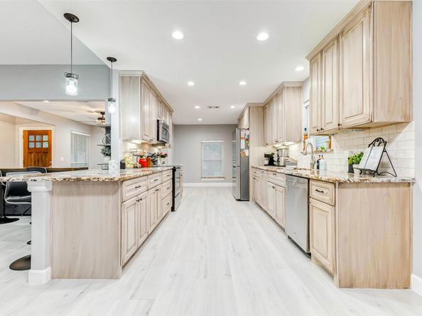 13703 Lynnwood Lane, Sugar Land TX 77498