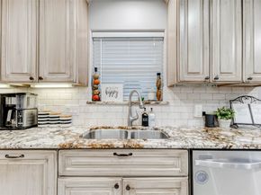 13703 Lynnwood Lane, Sugar Land TX 77498