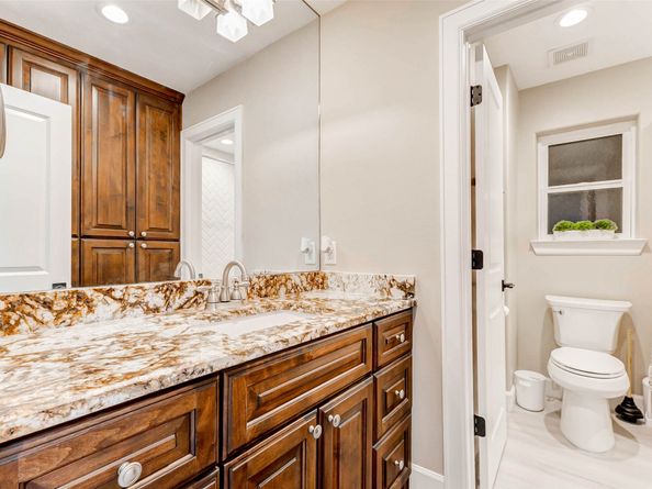 13703 Lynnwood Lane, Sugar Land TX 77498