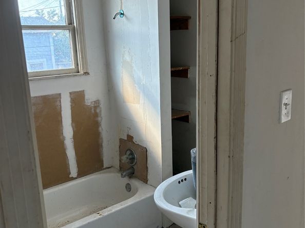 7807 Queen Street, Houston TX 77028