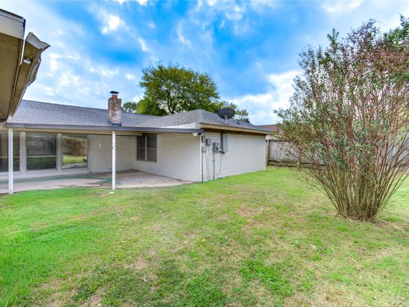 6430 Pirtlewood Circle, Houston TX 77088