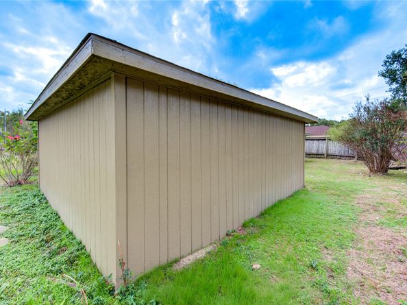 6430 Pirtlewood Circle, Houston TX 77088