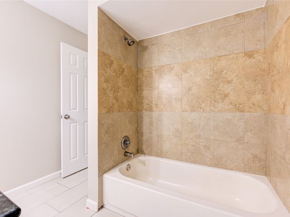 6430 Pirtlewood Circle, Houston TX 77088