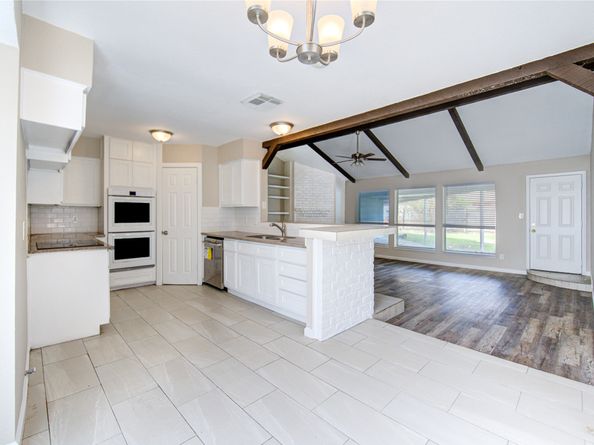 6430 Pirtlewood Circle, Houston TX 77088