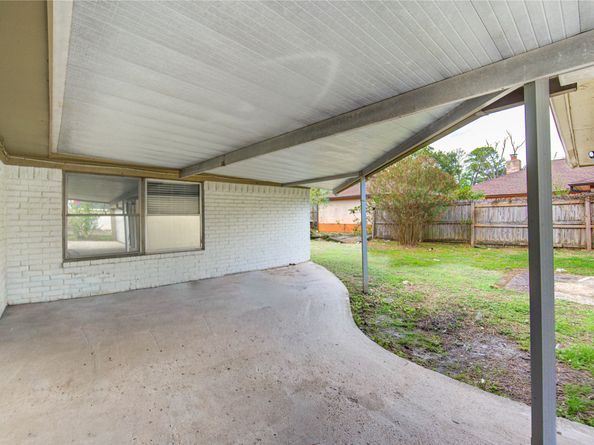 6430 Pirtlewood Circle, Houston TX 77088