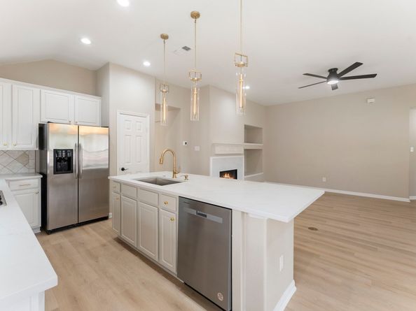 99 E Foxbriar Forest Circle, The Woodlands TX 77382