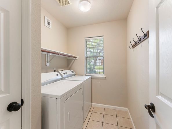 99 E Foxbriar Forest Circle, The Woodlands TX 77382