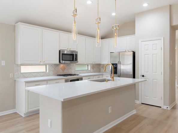 99 E Foxbriar Forest Circle, The Woodlands TX 77382