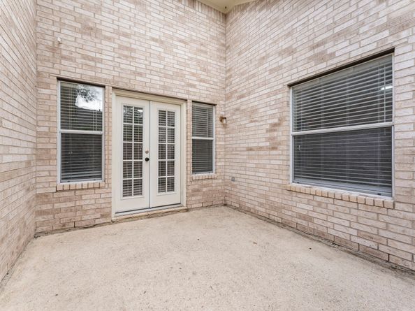 99 E Foxbriar Forest Circle, The Woodlands TX 77382