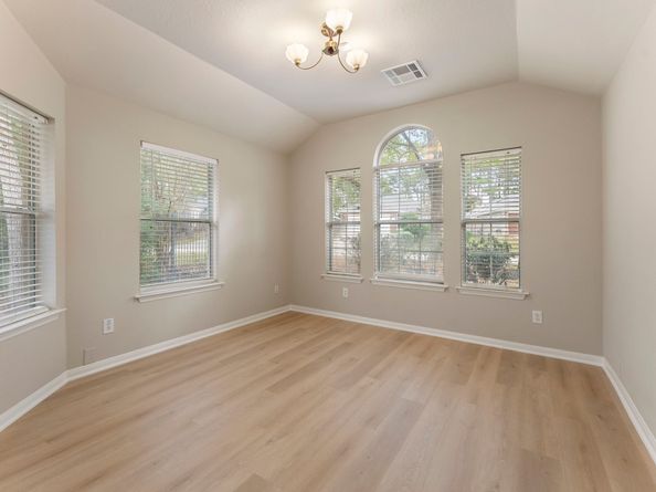 99 E Foxbriar Forest Circle, The Woodlands TX 77382