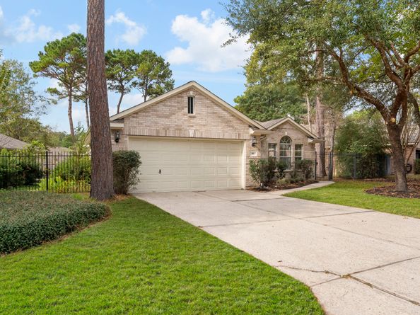 99 E Foxbriar Forest Circle, The Woodlands TX 77382