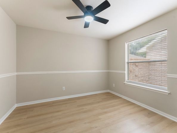 99 E Foxbriar Forest Circle, The Woodlands TX 77382