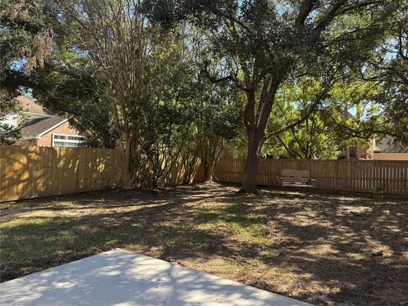 3802 Canary Grass Lane, Houston TX 77059