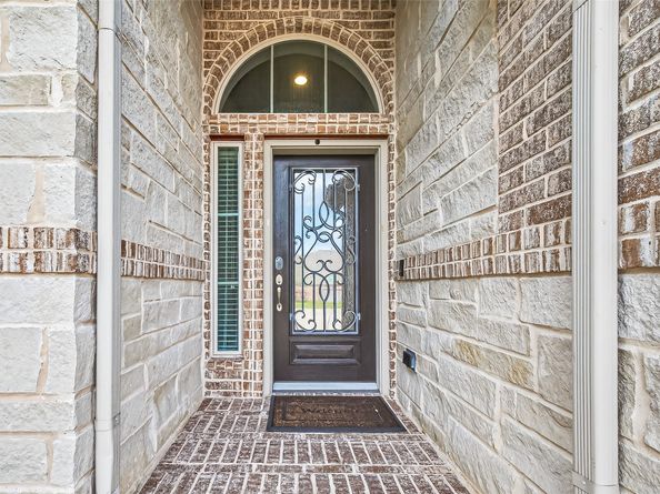 9202 Holloway Cliff Lane, Cypress TX 77433