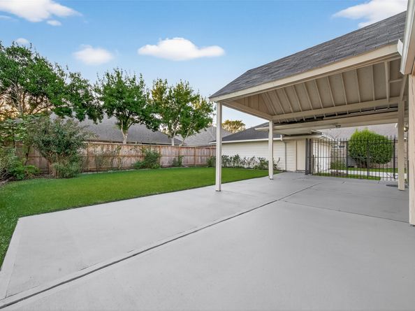 4802 N Pine Brook Way, Houston TX 77059