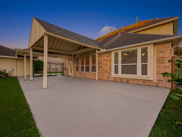 4802 N Pine Brook Way, Houston TX 77059