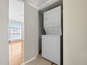 8055 Cambridge Street 20, Houston TX 77054