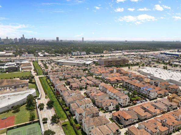 1156 Mosaico Lane, Houston TX 77055