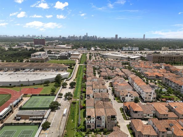 1156 Mosaico Lane, Houston TX 77055