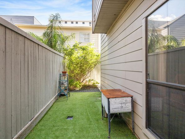 1956 Vermont Street, Houston TX 77019