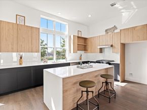 2855 Decker Place, Houston TX 77003