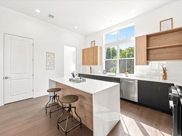 2855 Decker Place, Houston TX 77003