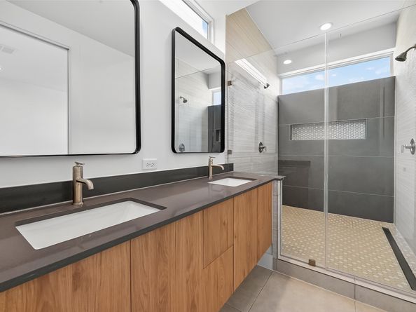 2855 Decker Place, Houston TX 77003