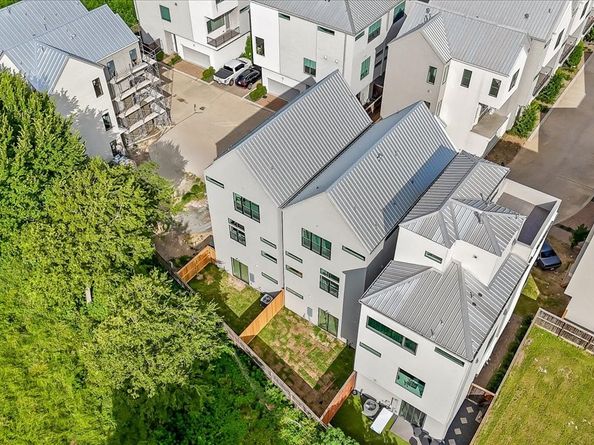 2855 Decker Place, Houston TX 77003