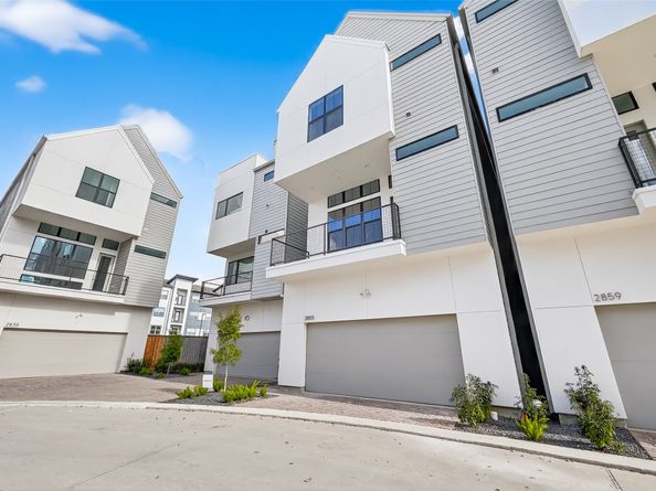 2855 Decker Place, Houston TX 77003