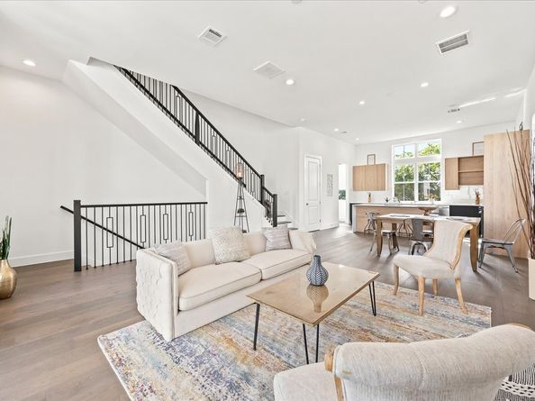 2855 Decker Place, Houston TX 77003