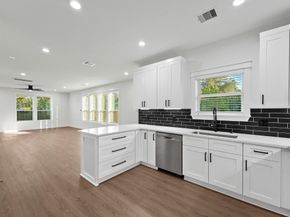 4208 Castor B, Houston TX 77022