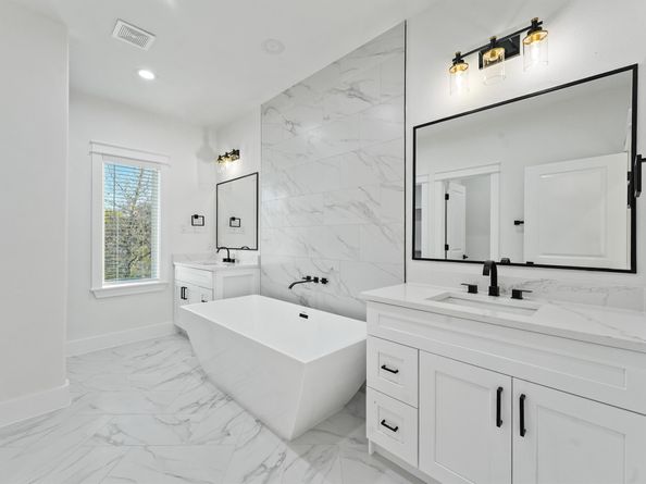 4208 Castor B, Houston TX 77022