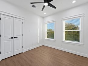 4208 Castor B, Houston TX 77022