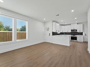 4208 Castor B, Houston TX 77022