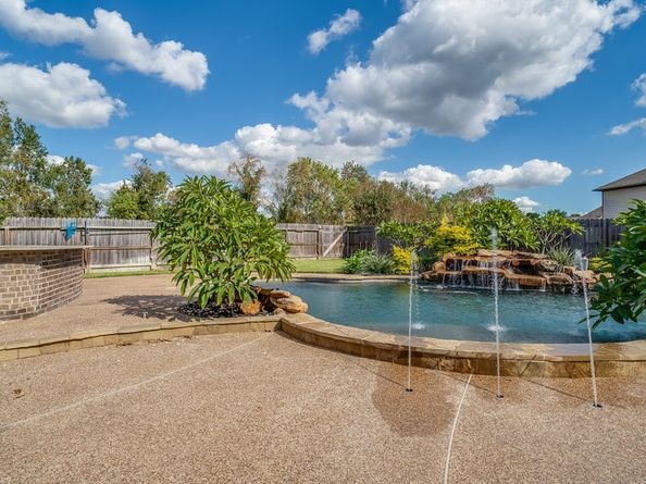 15807 Cooper Creek Court, Houston TX 77044